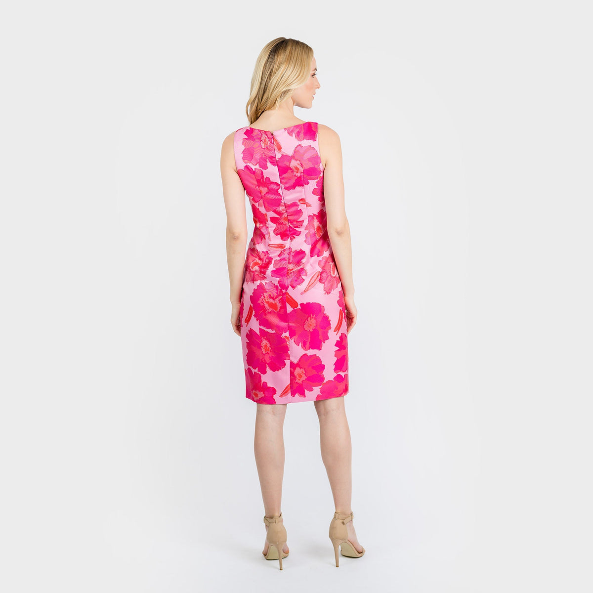 The Sleveless Sheath Dress Classic
