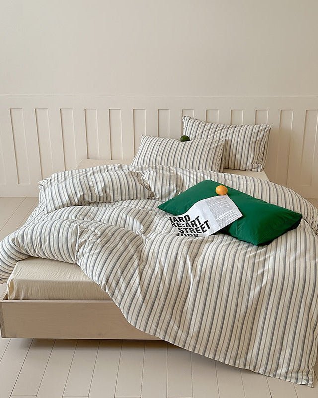 Parker Minimalist Striped Bedding Set / Blue & Brown