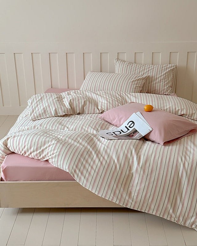 Parker Minimalist Striped Bedding Set / Red