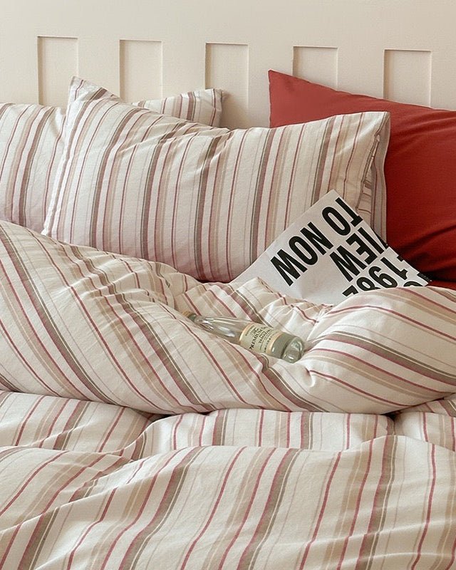 Parker Minimalist Striped Bedding Set / Red
