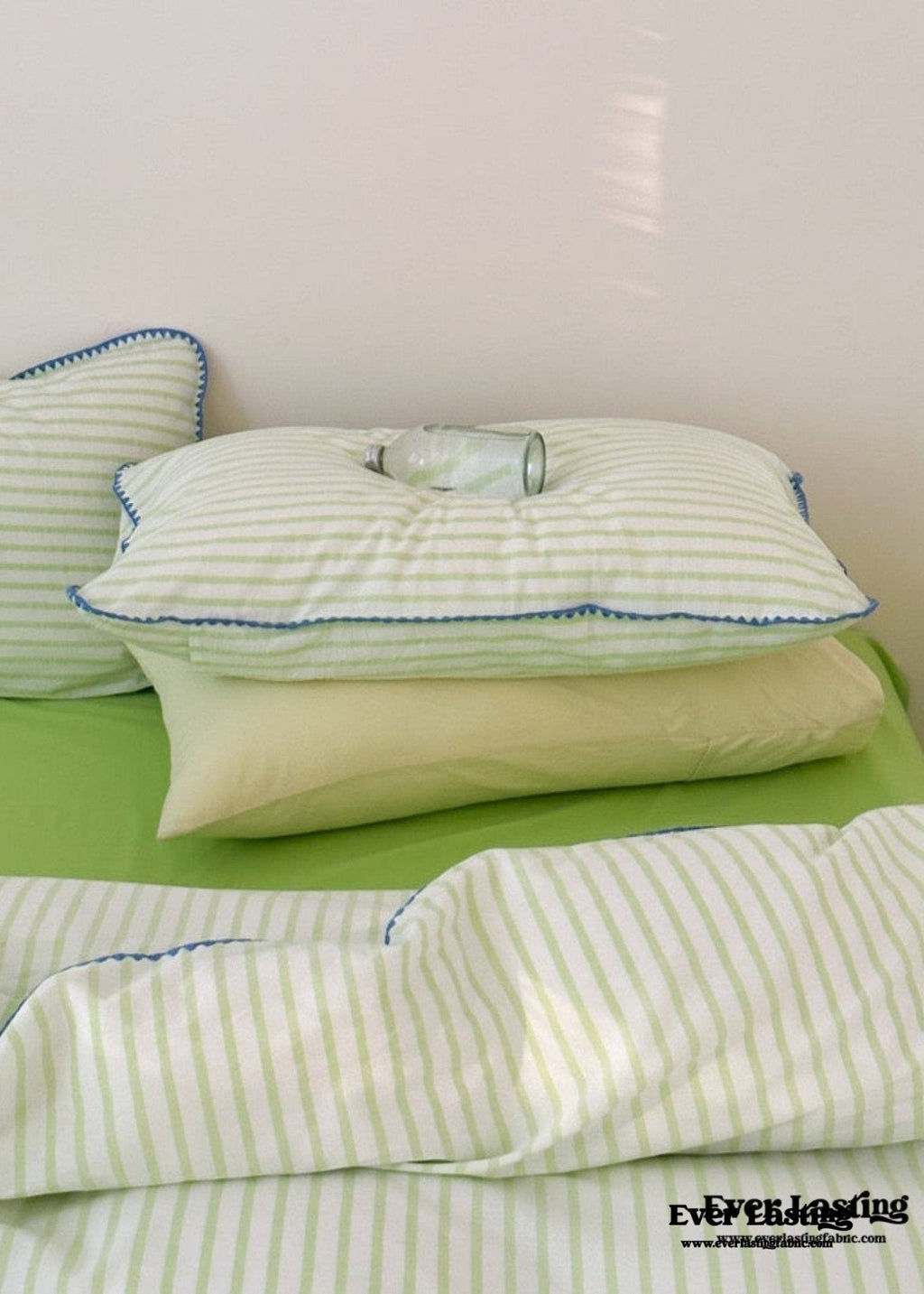 Pepper Candy Stripe Bedding Set / Fuchsia