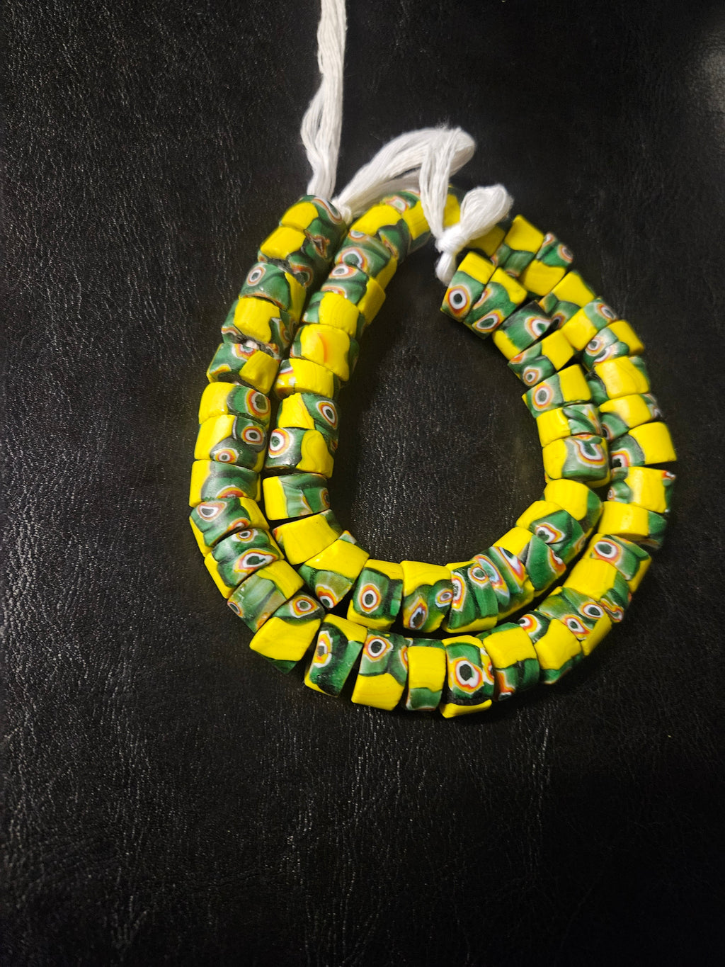 Trade Beads – Yellow Green Eye Pattern, 21-Inch Strand