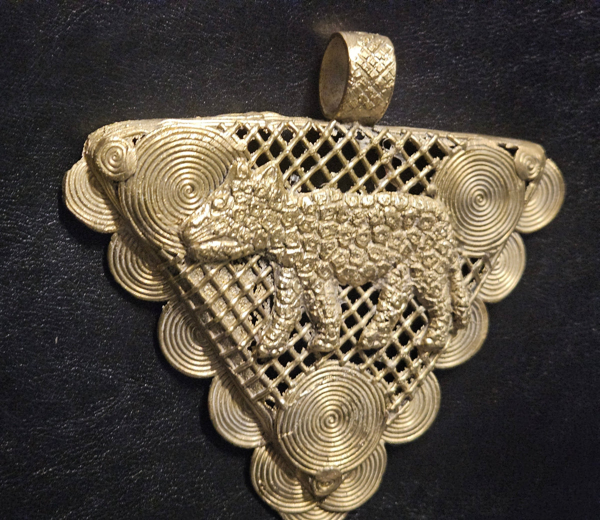 African Brass Leopard Pendant with Adinkrahene Symbol – Ghana