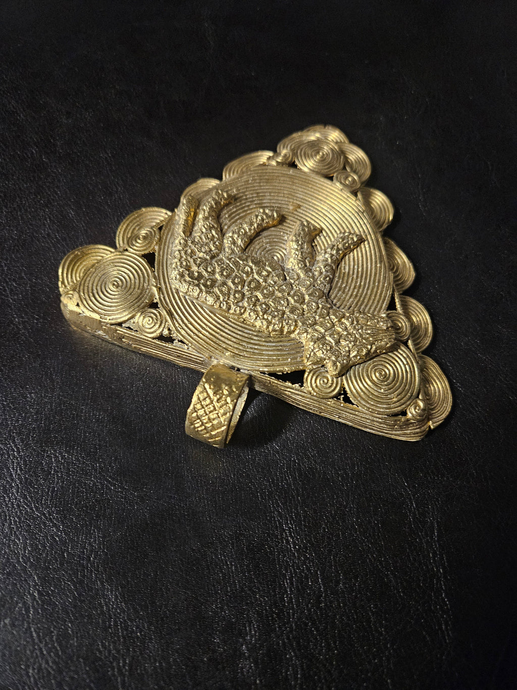 African Brass Leopard Pendant with Adinkrahene Symbol – Ghana