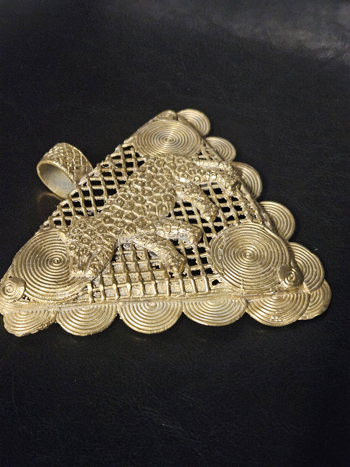 African Brass Leopard Pendant with Adinkrahene Symbol – Ghana