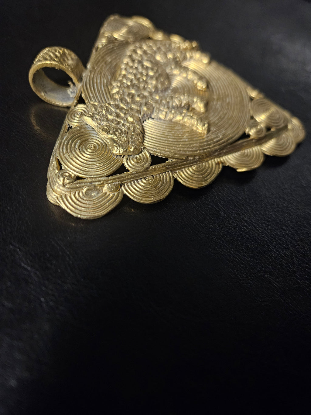 African Brass Leopard Pendant with Adinkrahene Symbol – Ghana