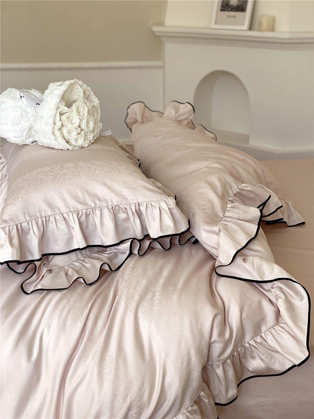 Silky Ruffle Bedding Set / Rust Pink