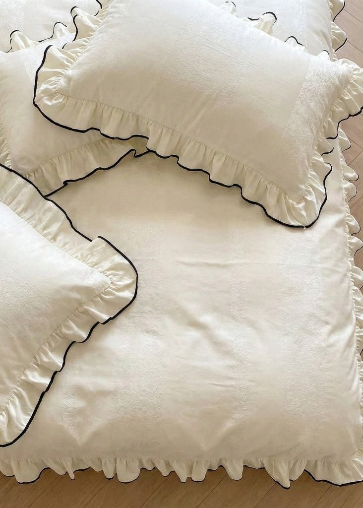 Silky Ruffle Bedding Set / Ivory White