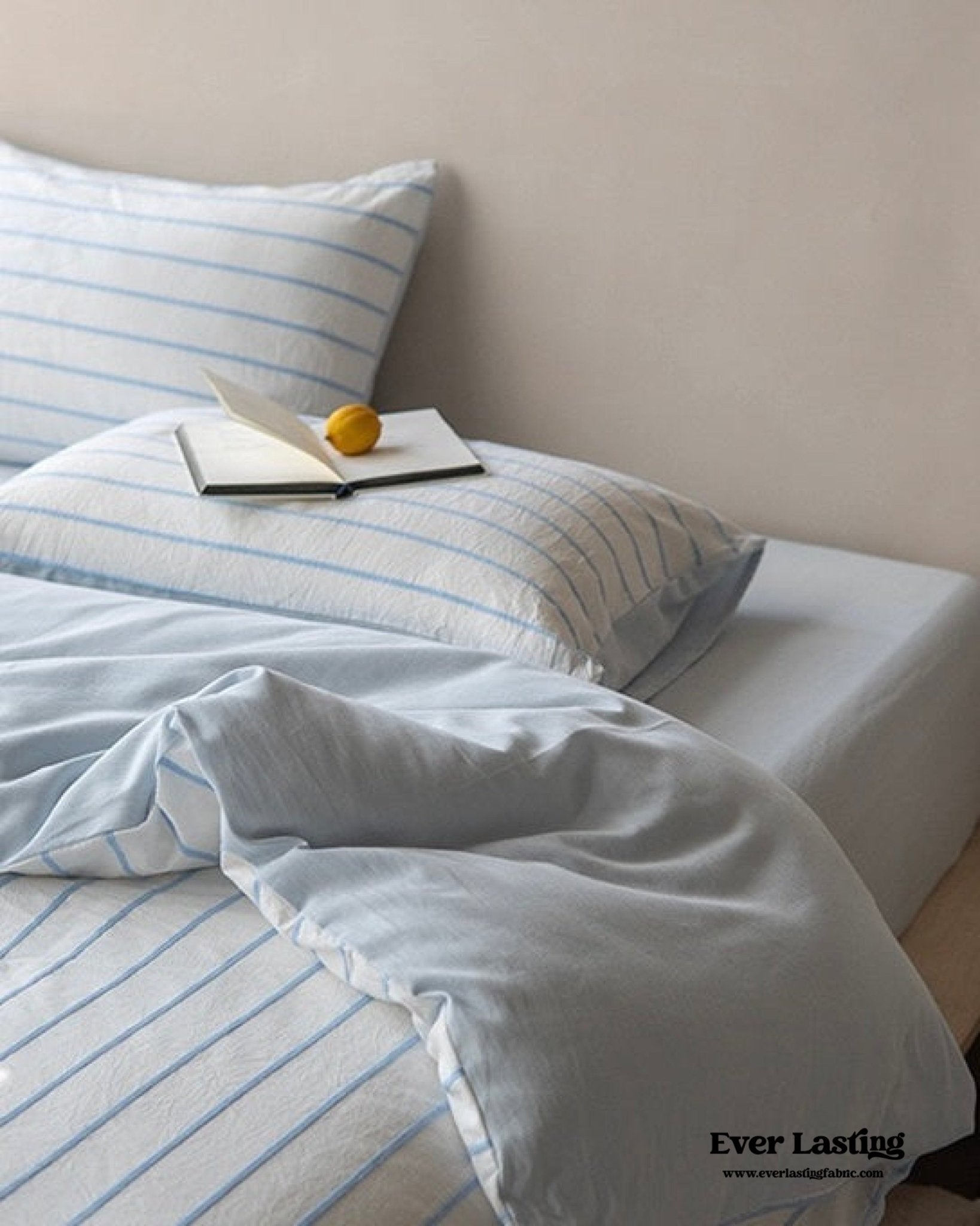 Skye Refreshing Striped Bedding Set / Blue