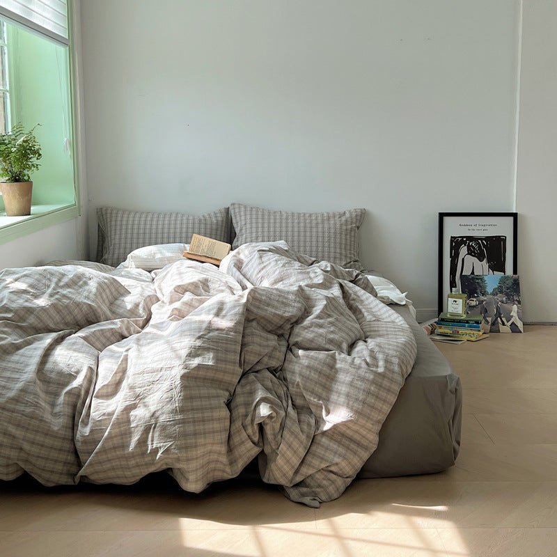 Soft Blend Plaid Bedding Set / Pink
