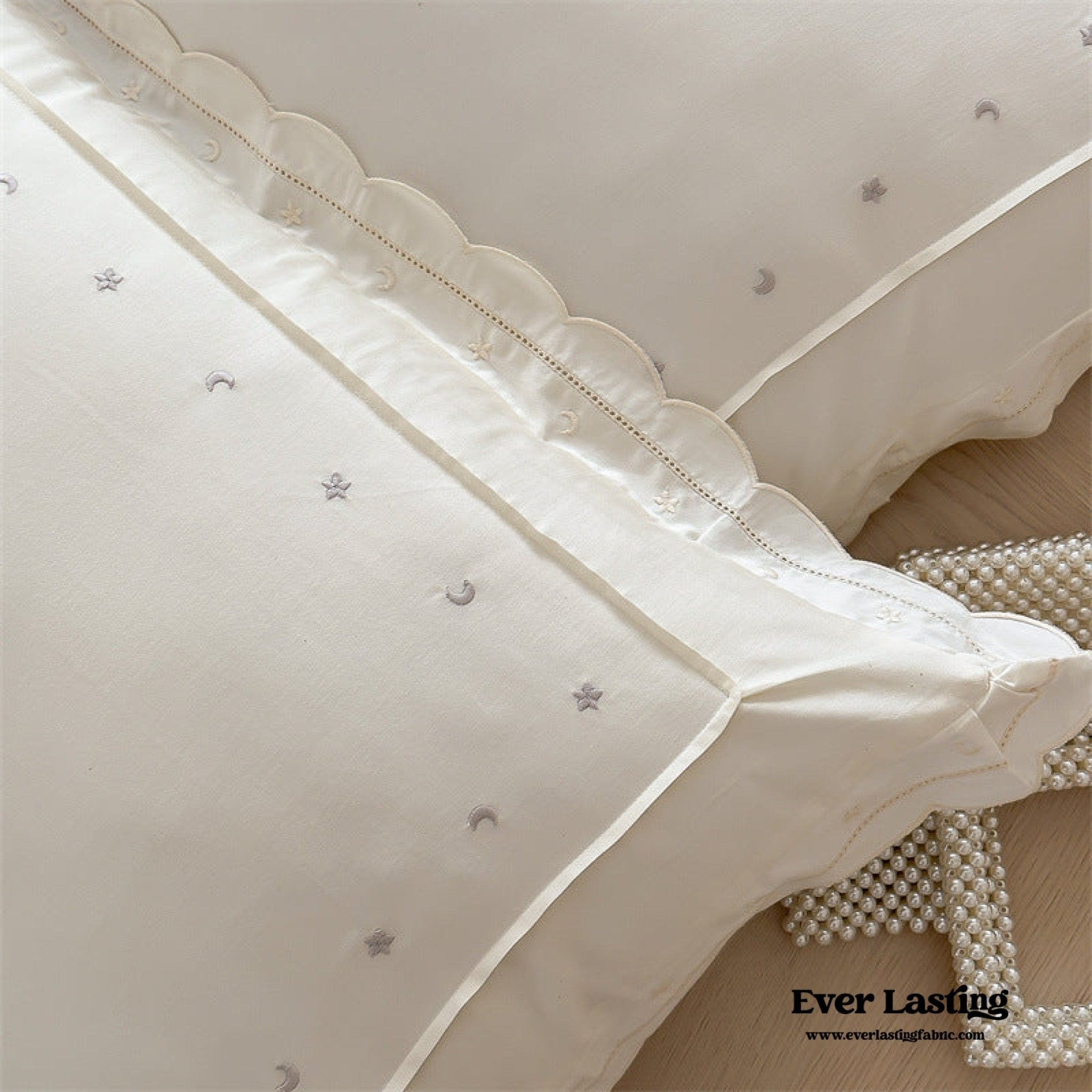 Star Gaze Short Cake Ruffle Bedding Set / Purple