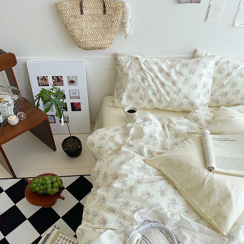 Sweet Floral Bedding Set / Cream