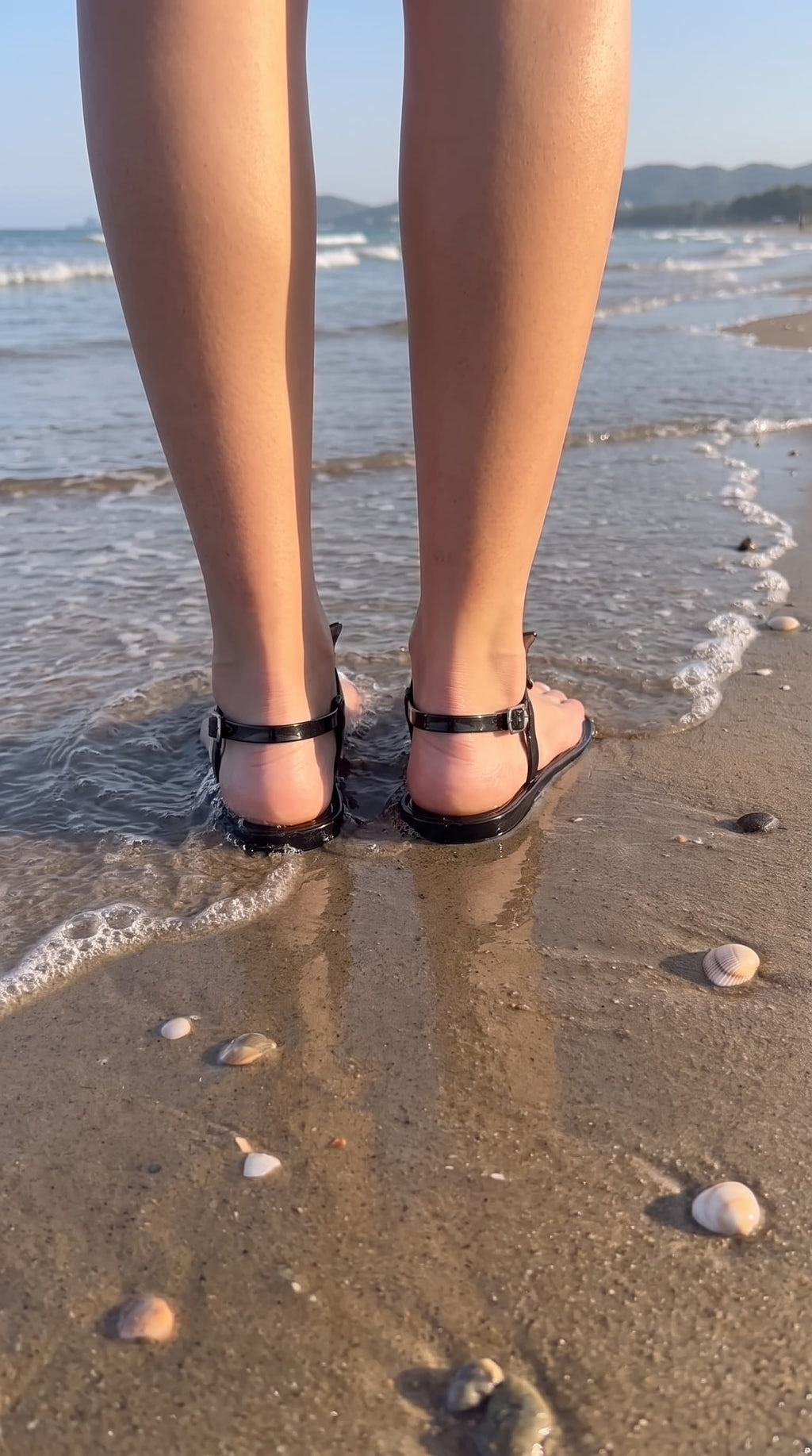 ALIANA Black Gel Beach Sandals