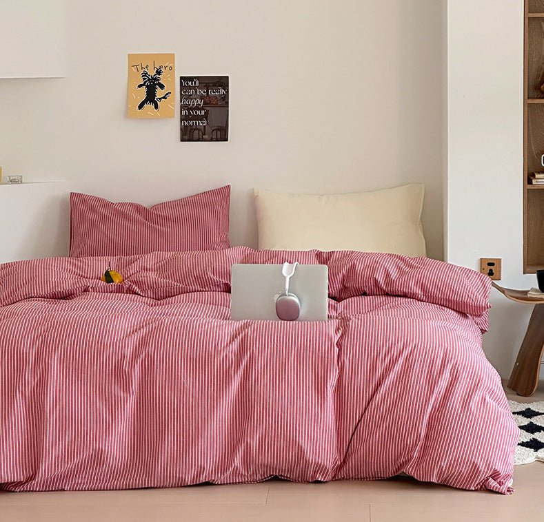 Thin Striped Bedding Set / Red