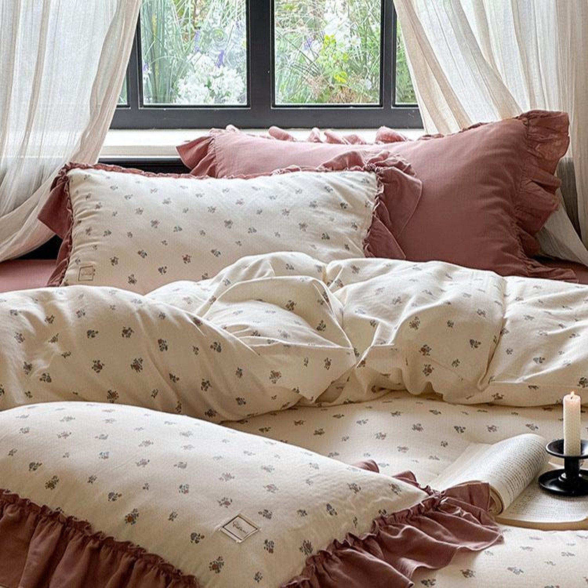 Vivienne Floral Double Gauze Bedding Set / Cobalt Blue