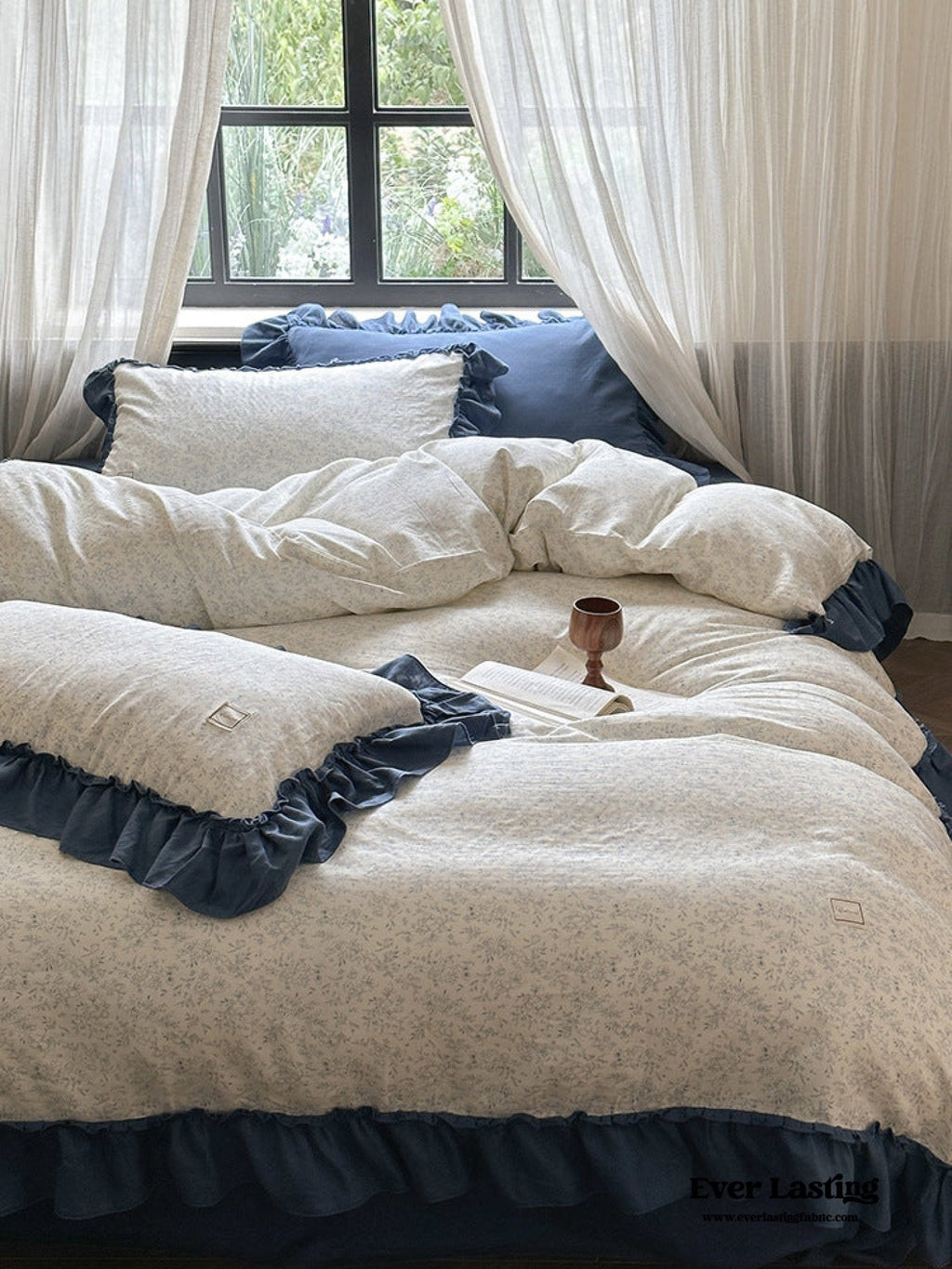 Vivienne Floral Double Gauze Bedding Set / Cobalt Blue
