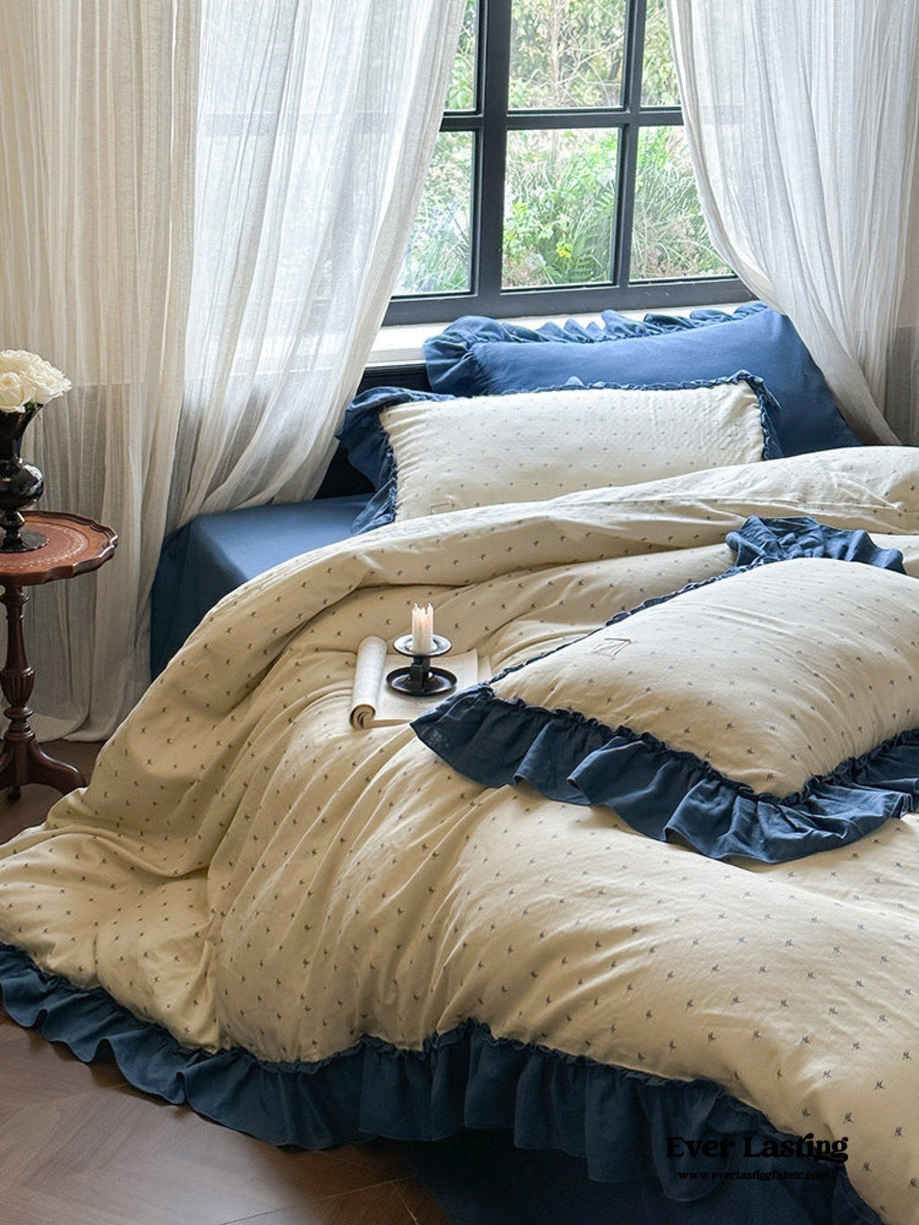 Vivienne Floral Double Gauze Bedding Set / Cobalt Blue
