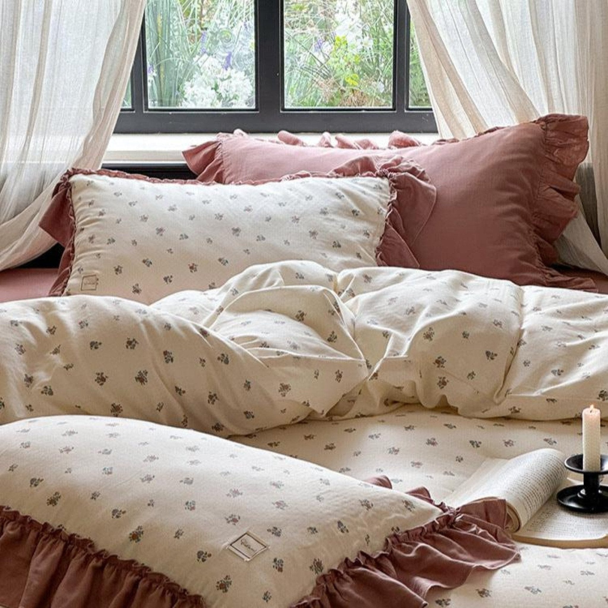 Vivienne Floral Double Gauze Bedding Set / Light Pink
